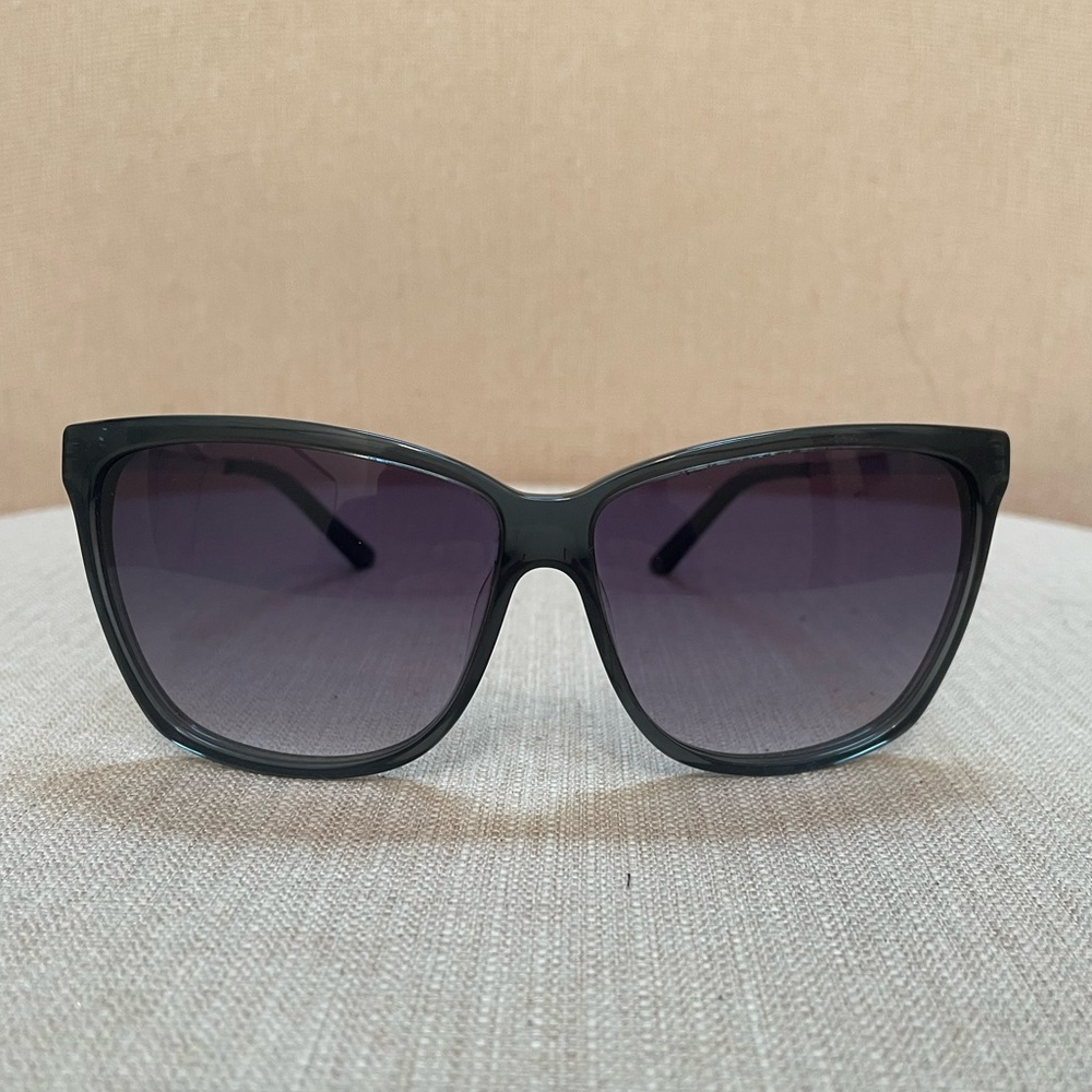 Oscar de la Renta Blue Sunglasses